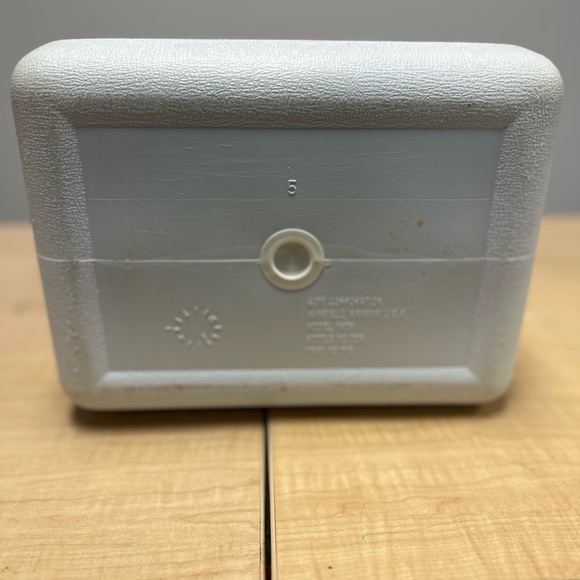 VTG 1990 Rubbermaid Totally Hot! Tote 6 Cooler 1.5 Gal Pink/White Retro 90s - Picture 7 of 11